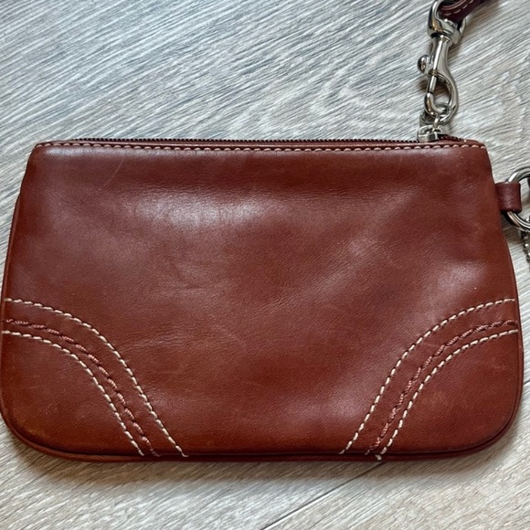 Vintage Coach Leather Wristlet - Picture 6 of 8